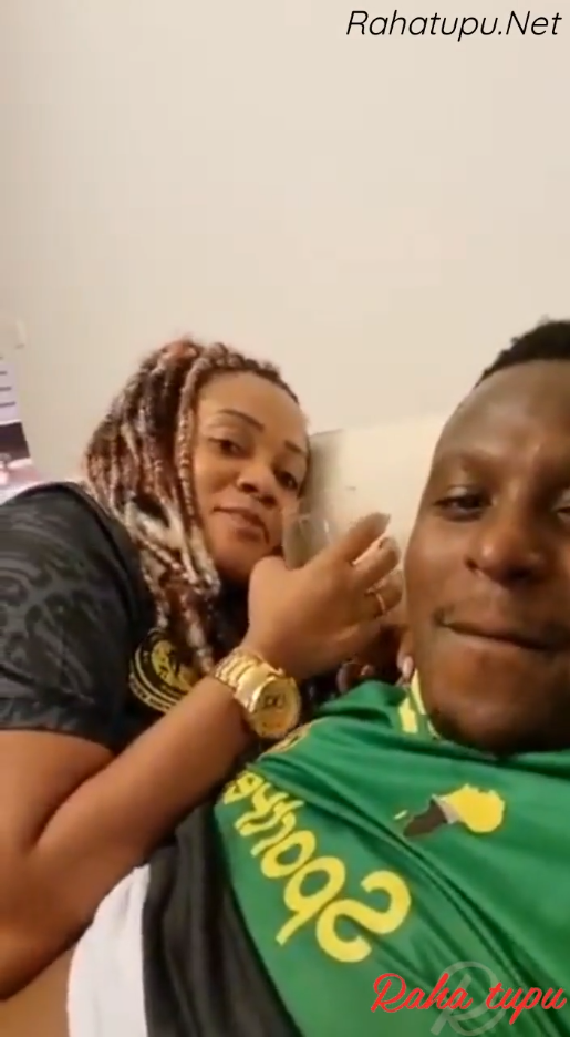 Shabiki wa Yanga Mama J Akinyonya Mboo Taratibu