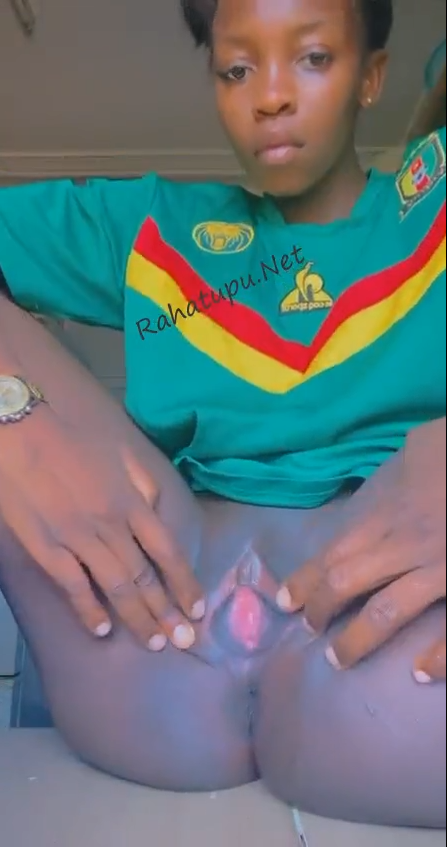 Horny cameroonian girl masturbating by herself