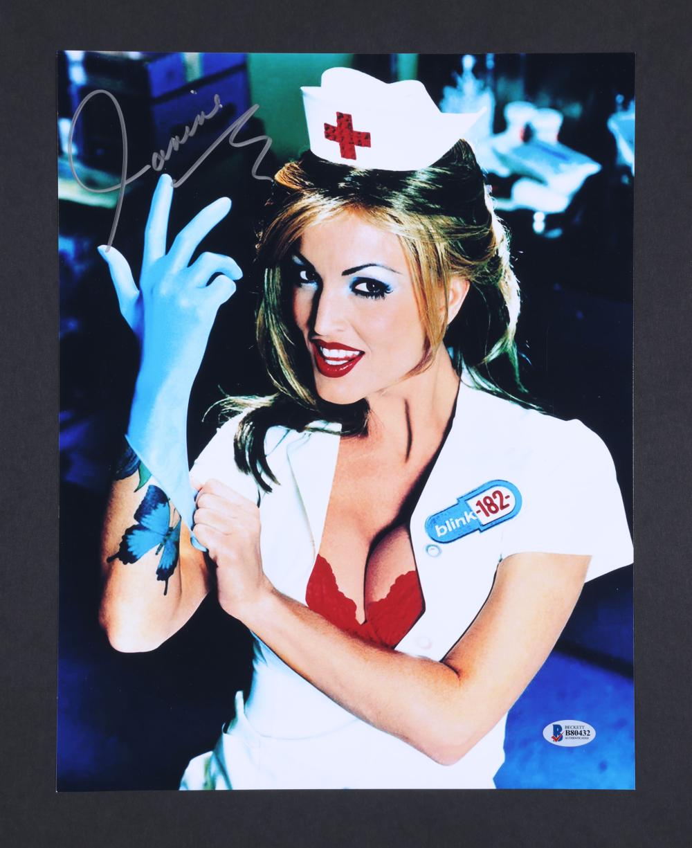 Sexy Janine Lindemulder in Gloves